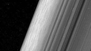 Región del anillo B de Saturno observada muy de cerca desde la sonda ’Cassini’ de la NASA.