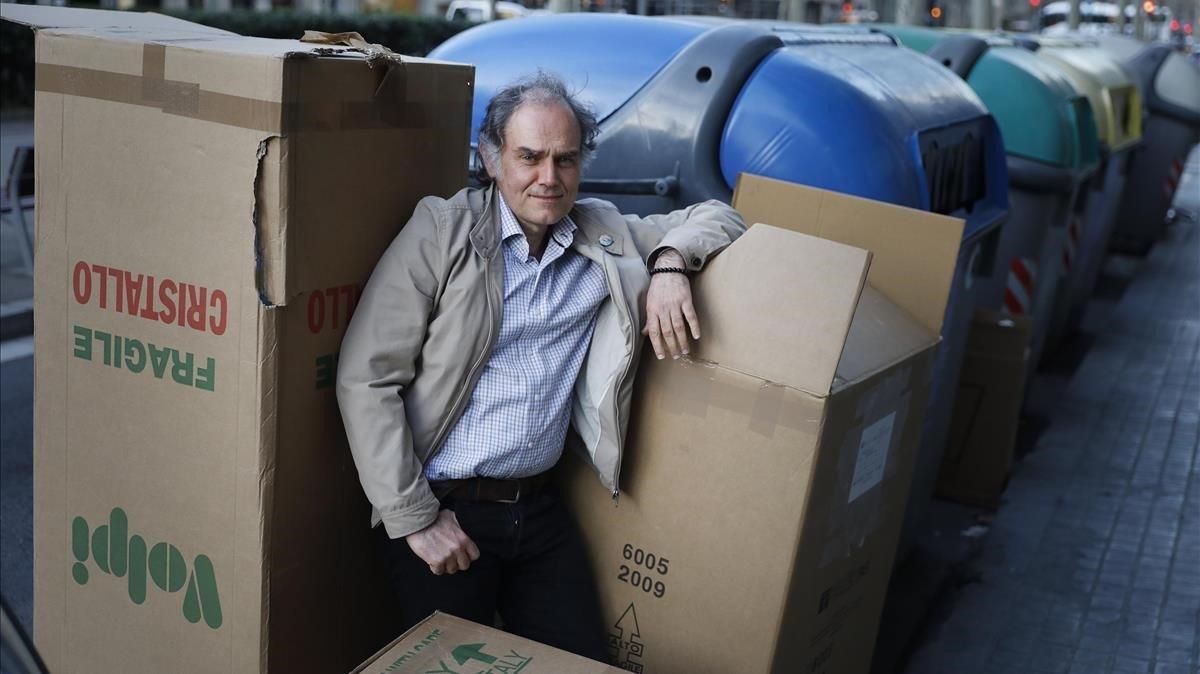 Javier Pérez Andújar: «A la meva novel·la hi ha dues Barcelones i de cap hi ha escapatòria» Javier Pérez Andújar: «A la meva novel·la hi ha dues Barcelones i de cap hi ha escapatòria»