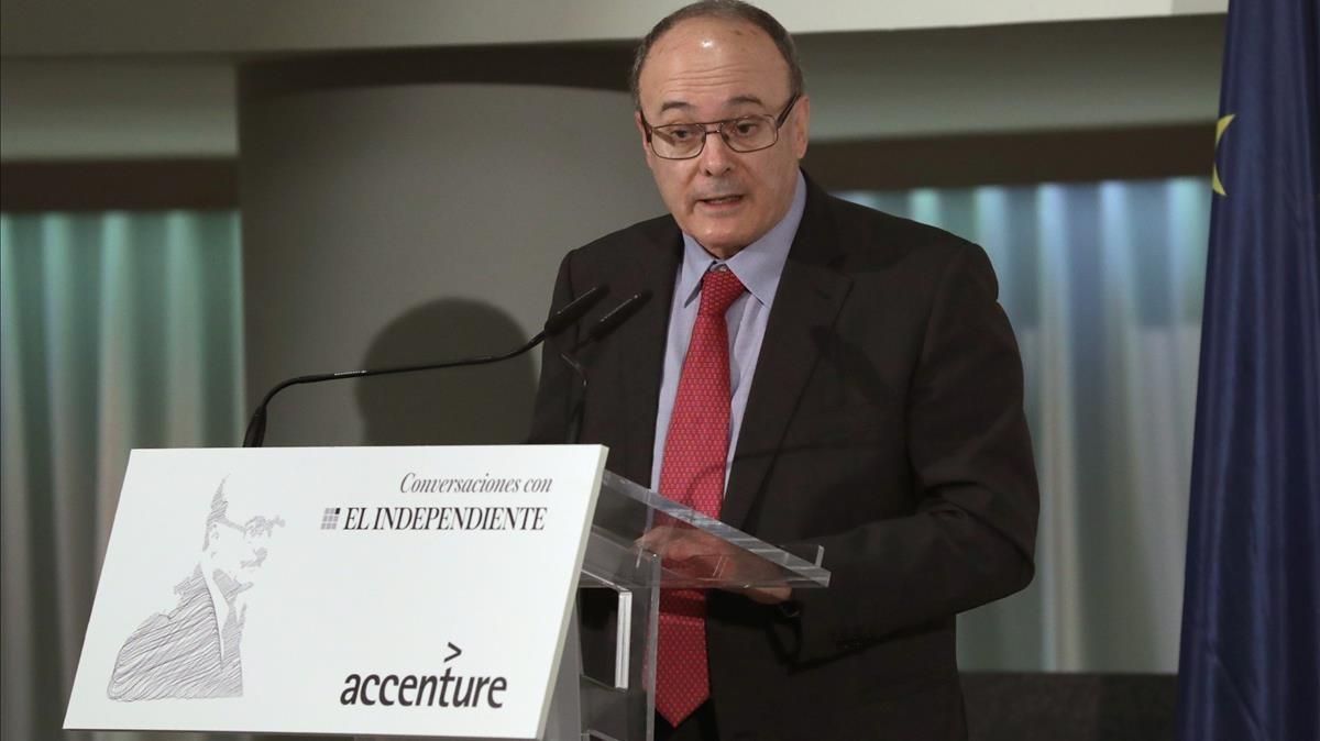 El exgobernador del Banco de España, Luis María Linde, en mayo del año pasado. El exgobernador del Banco de España, Luis María Linde, en mayo del año pasado.