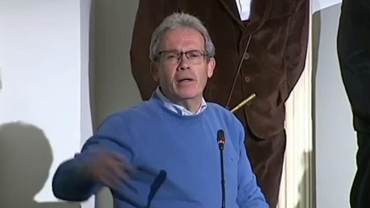 El alcalde de la localidad granadina de Lecrín Salvador Ramírez de PSOE quiere recuperar una tradición de más de un siglo de antigüedad con la una puja para poder bailar con mujeres. El alcalde de la localidad granadina de Lecrín Salvador Ramírez de PSOE quiere recuperar una tradición de más de un siglo de antigüedad con la una puja para poder bailar con mujeres.