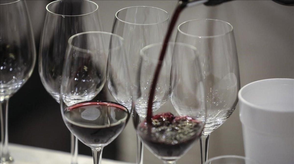 Unas copas de vino. Unas copas de vino.
