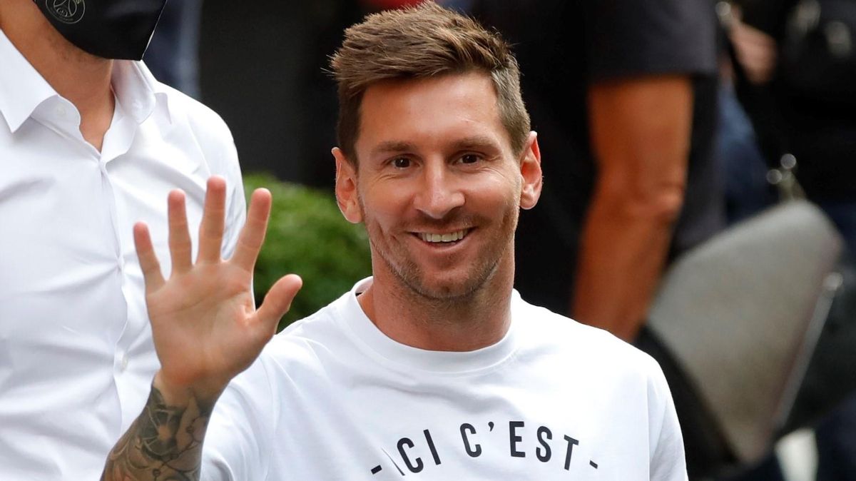 Messi, a su llegada a París. Messi, a su llegada a París.