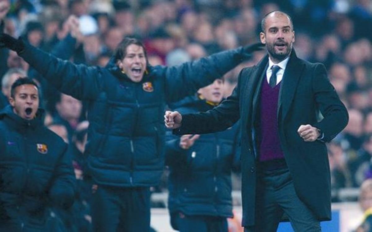 Thiago, Maxwell i Guardiola celebren un dels cinc gols marcats dissabte a l’Espanyol. Thiago, Maxwell i Guardiola celebren un dels cinc gols marcats dissabte a l’Espanyol.