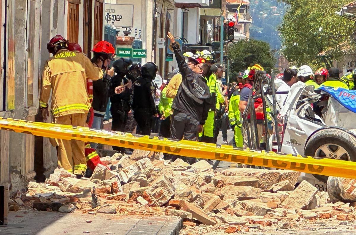 Al menos 15 muertos y más de 440 heridos tras un terremoto de magnitud 6,5 en Ecuador