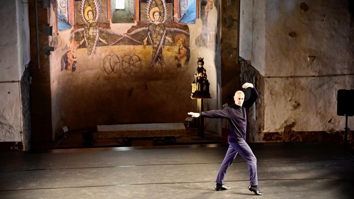 Cesc Gelabert, en el espectáculo inaugural en Santa Maria d’Àneu. Cesc Gelabert, en el espectáculo inaugural en Santa Maria d’Àneu.