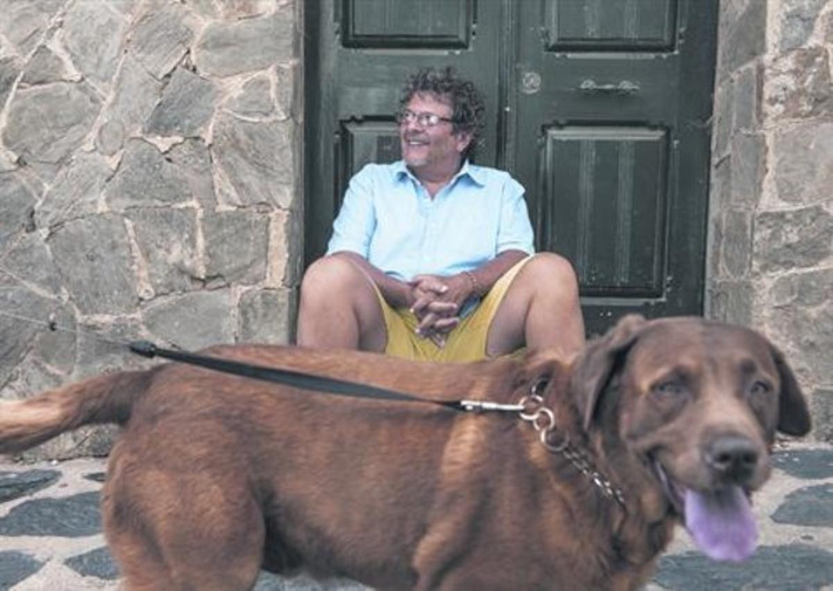 Reed Brody, en una calle de Cadaqués, durante una breve pausa en su agenda, el jueves. Reed Brody, en una calle de Cadaqués, durante una breve pausa en su agenda, el jueves.