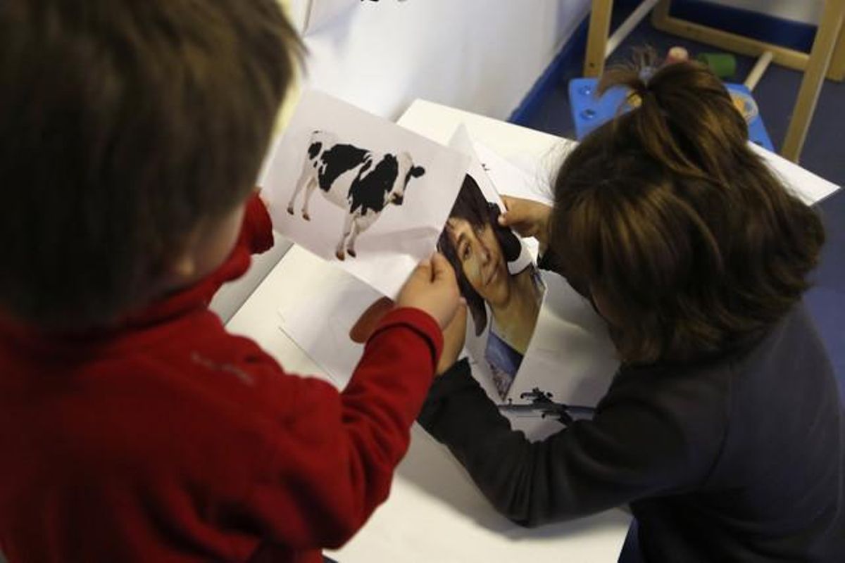 Dos hermanos, de 6 y 4 años de edad, aquejados del síndrome Sanfilippo, una enfermedad rara. Dos hermanos, de 6 y 4 años de edad, aquejados del síndrome Sanfilippo, una enfermedad rara.