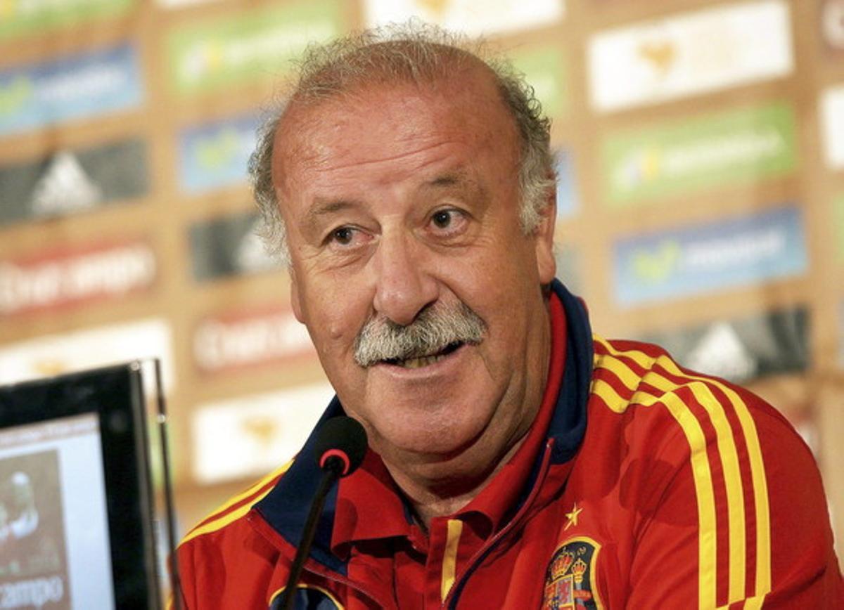 El entrenador de la selección española de fútbol, Vicente del Bosque, durante una rueda de prensa.
