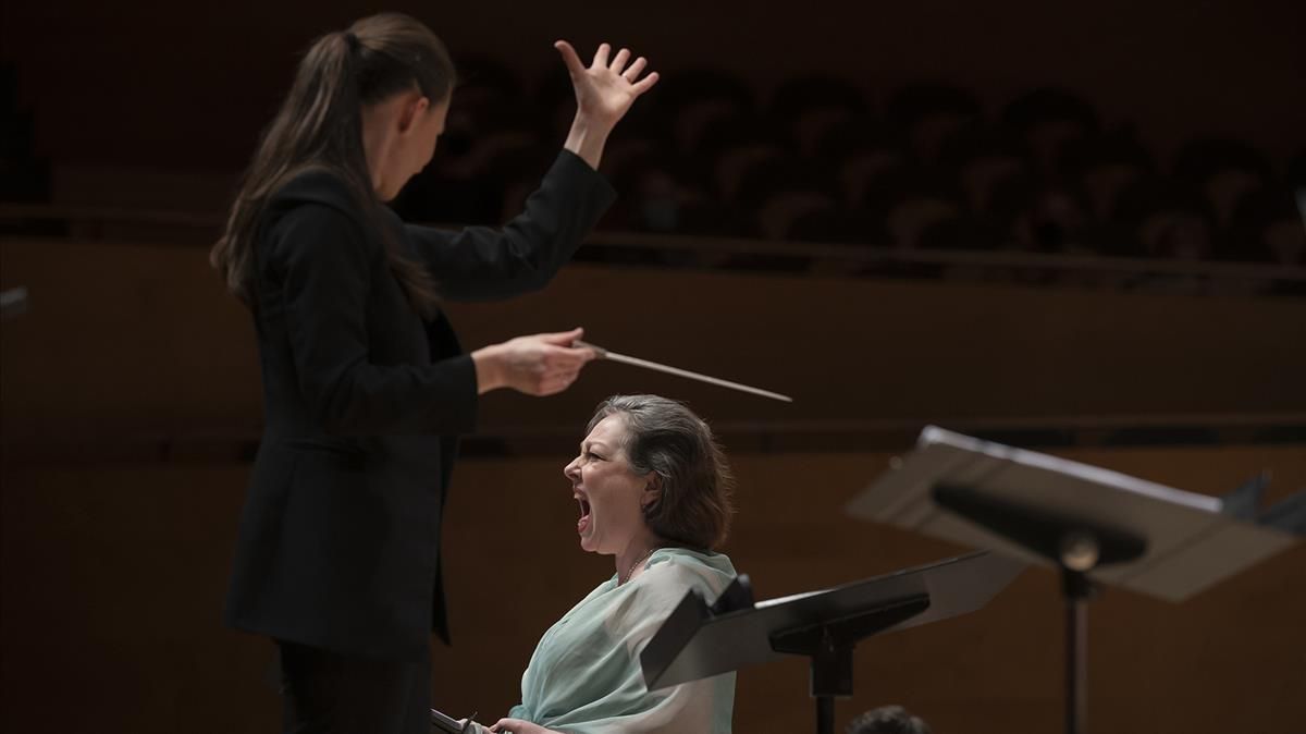 La soprano Dorothea Röschmann y la directora Marta Gardolinska. La soprano Dorothea Röschmann y la directora Marta Gardolinska.