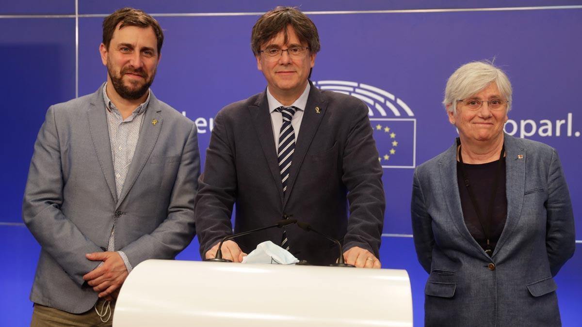 Antoni Comín, Carles Puigdemont y Clara Ponsatí. Antoni Comín, Carles Puigdemont y Clara Ponsatí.