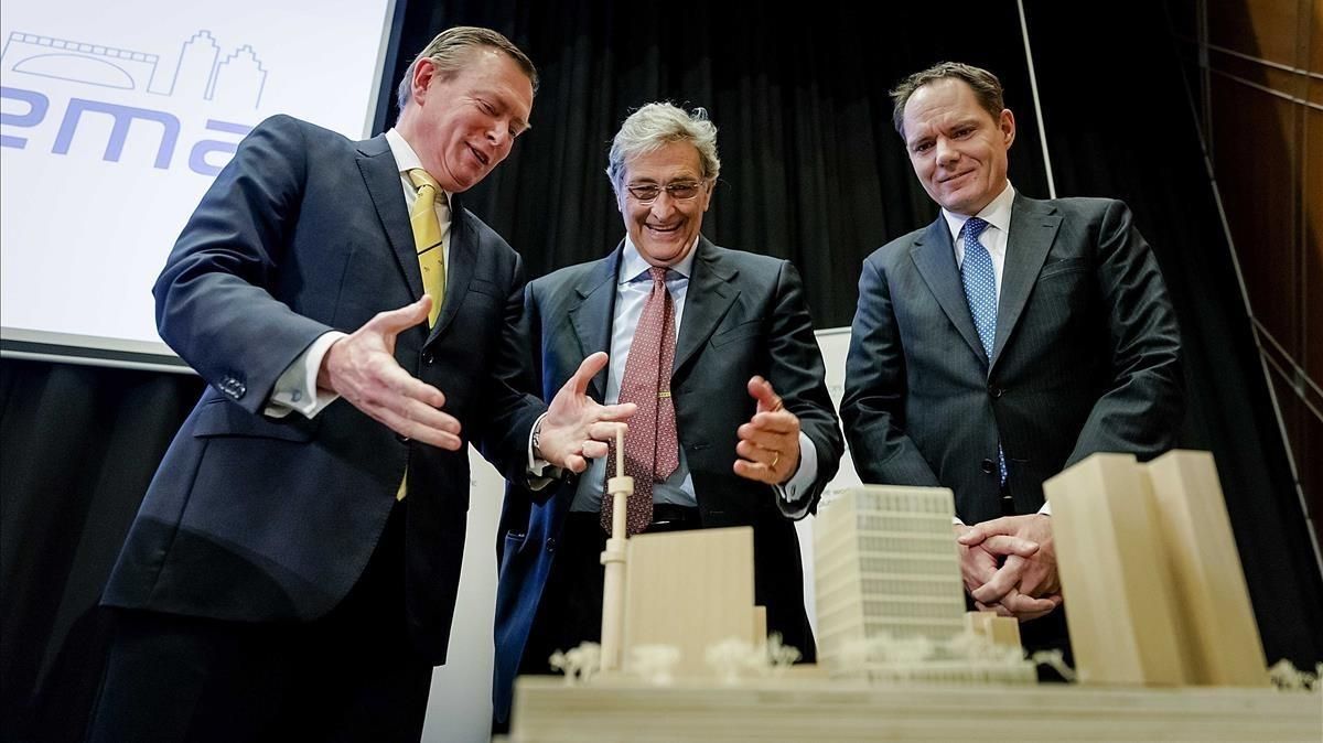 Las auroridades sanitarias holandesas presentan la maqueta de la futura sede de la EMA. Las auroridades sanitarias holandesas presentan la maqueta de la futura sede de la EMA.