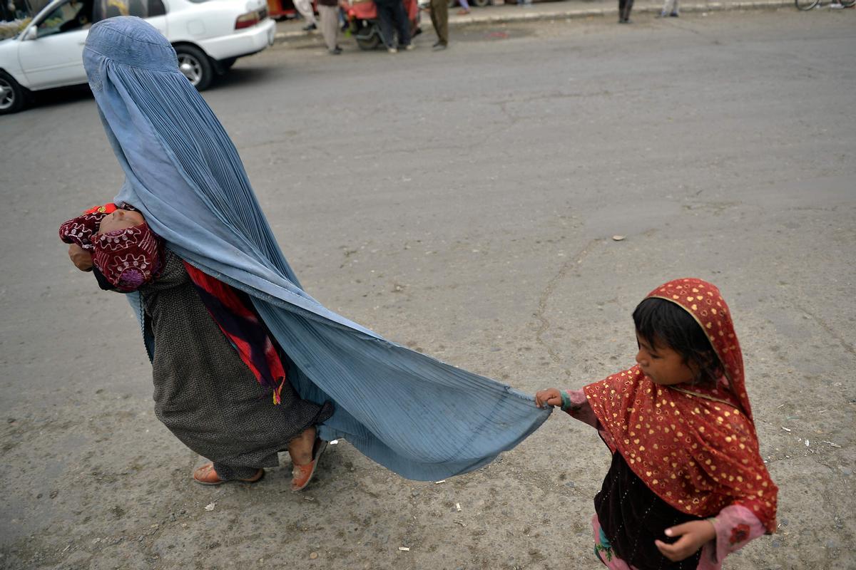 Las mujeres afganas temen perder los derechos alcanzados en los últimos 20 años.