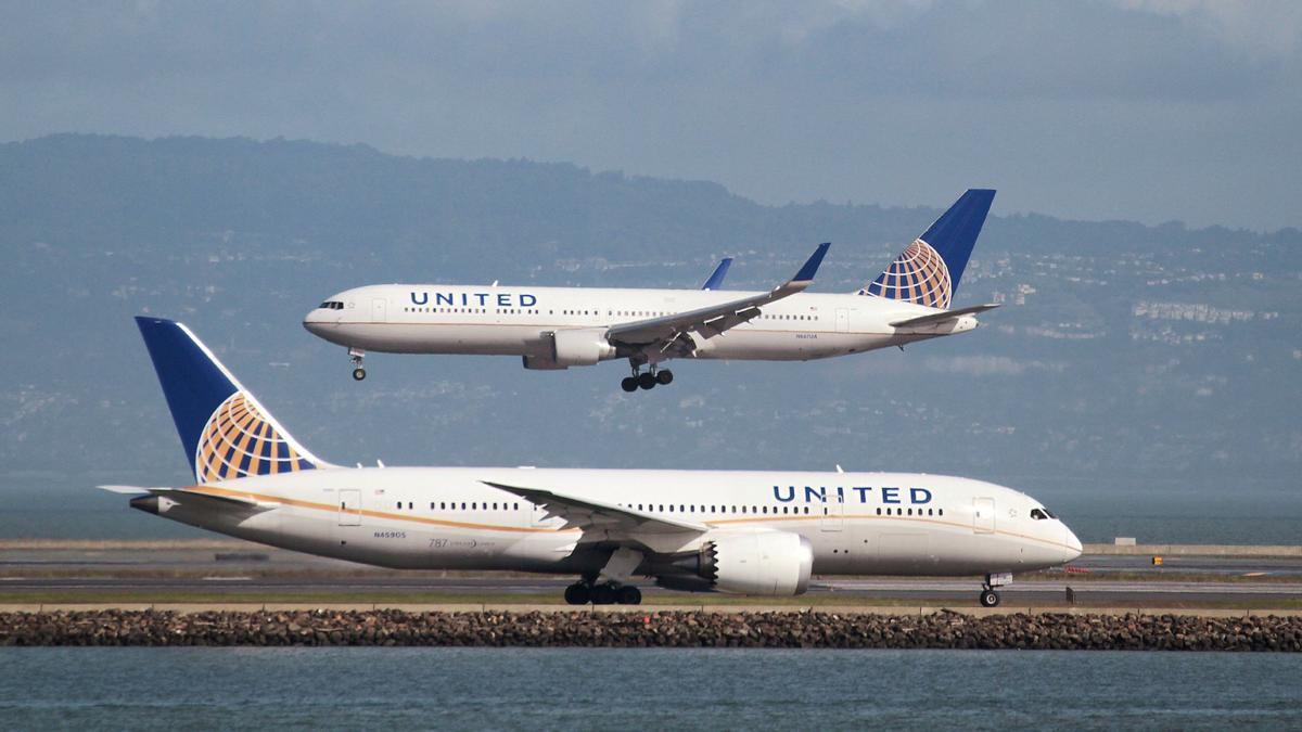 Dos aviones de la United Airlines