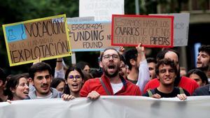 Personal docente e investigadores se manifiestan en Barcelona contra la precariedad en su trabajo