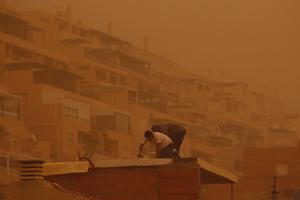 Nube de polvo del Sahara | ¿Por qué ha llovido barro en varias ciudades de España?