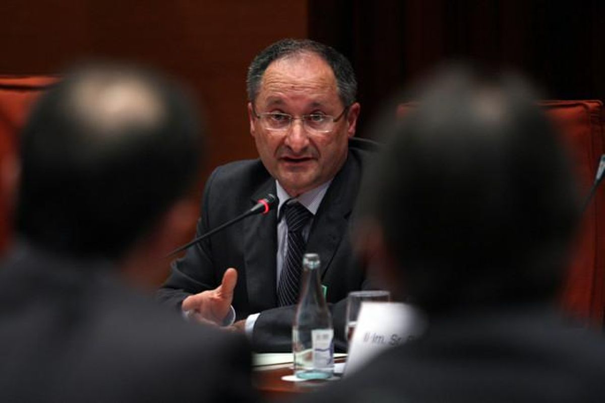 El director del Palau, Joan Llinares, durante su comparecencia en la comisión que investiga elcaso Palau, hoy, en el Parlament. El director del Palau, Joan Llinares, durante su comparecencia en la comisión que investiga elcaso Palau, hoy, en el Parlament.