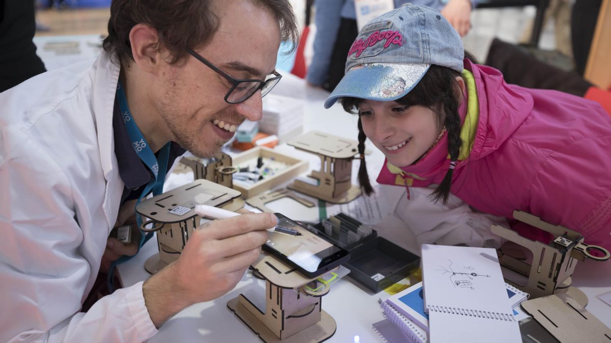 La Mobile Week viene cargada de actos para que la sociedad y la tecnología conecten de todas las formas. La Mobile Week viene cargada de actos para que la sociedad y la tecnología conecten de todas las formas.
