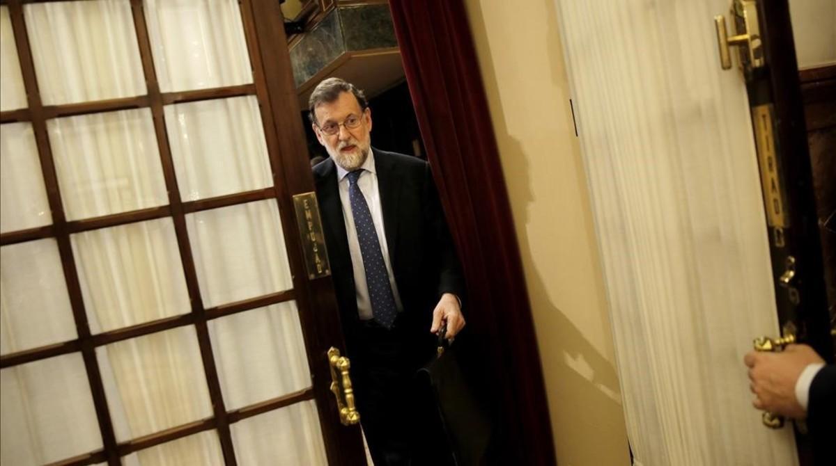 Mariano Rajoy entra al hemiciclo de Congreso, durante el pleno de este miércoles. Mariano Rajoy entra al hemiciclo de Congreso, durante el pleno de este miércoles.