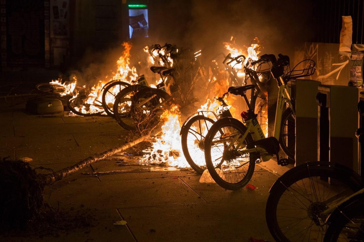 Disturbios en Lavapiés tras la muerte de un mantero.