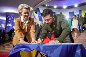 La cúpula de la UE aterriza en Kiev con nuevas promesas de ayuda a Ucrania