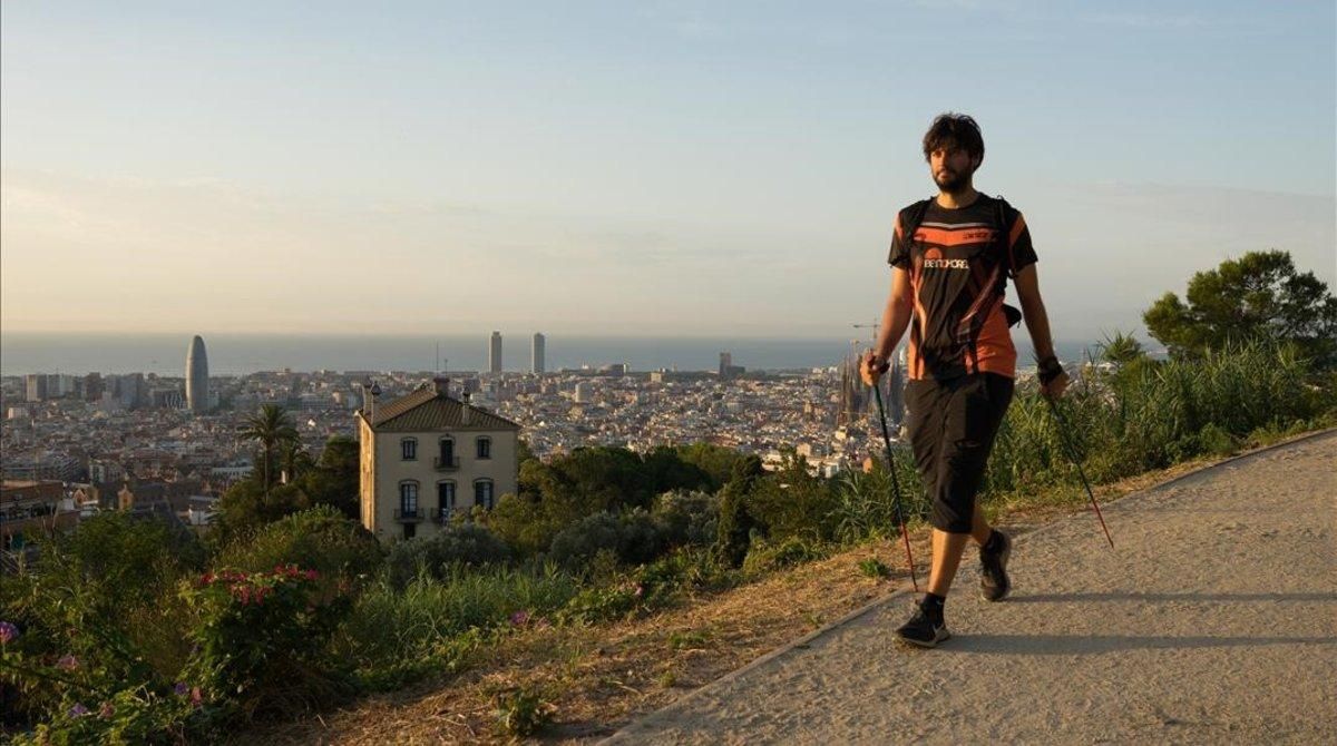 Sergi Garcia, bajando del Turó de la Rovira, en el Parc del Guinardó. Sergi Garcia, bajando del Turó de la Rovira, en el Parc del Guinardó.