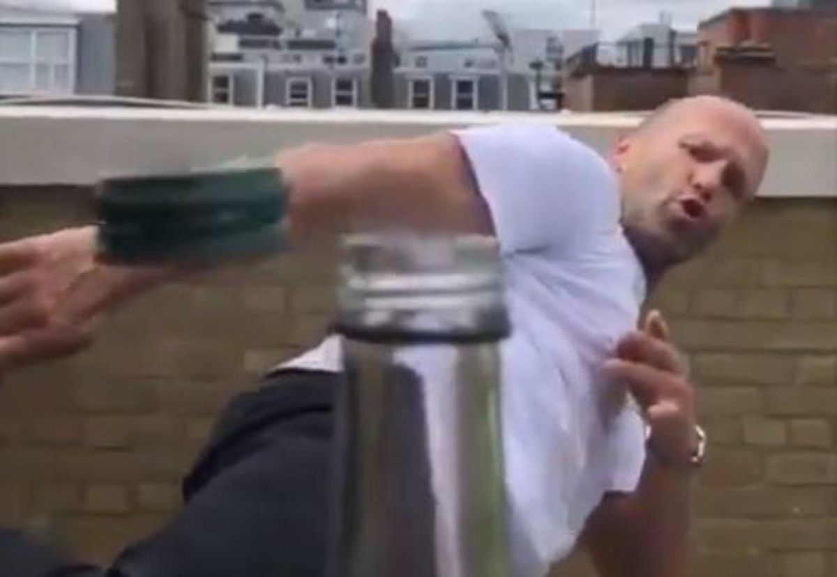 #BottleCapChallenge, el nuevo reto viral de los famosos #BottleCapChallenge, el nuevo reto viral de los famosos