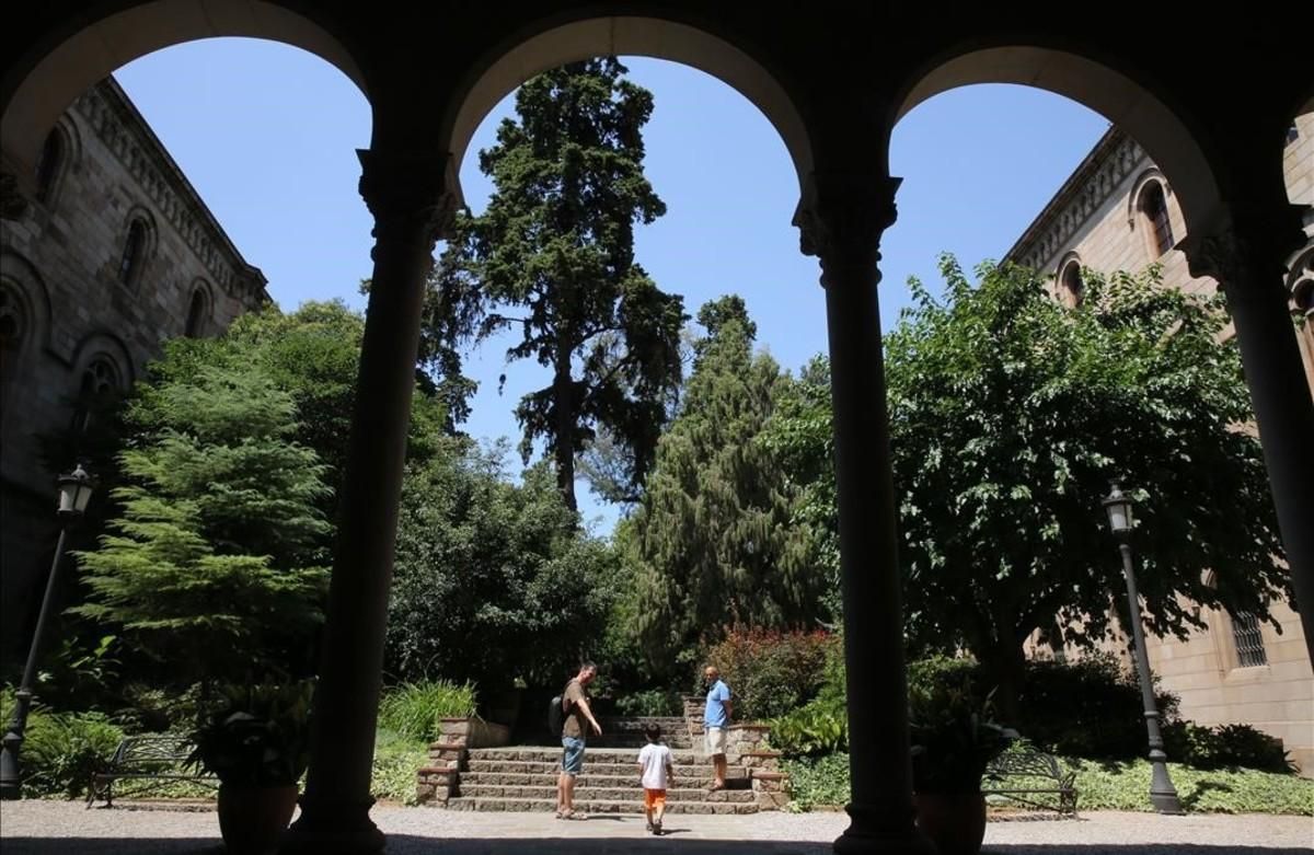 Jardines del edificio histórico de la Universitat de Barcelona (UB). Jardines del edificio histórico de la Universitat de Barcelona (UB).