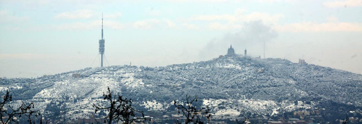 El Tibidabo preside una Barcelona nevada. El Tibidabo preside una Barcelona nevada.