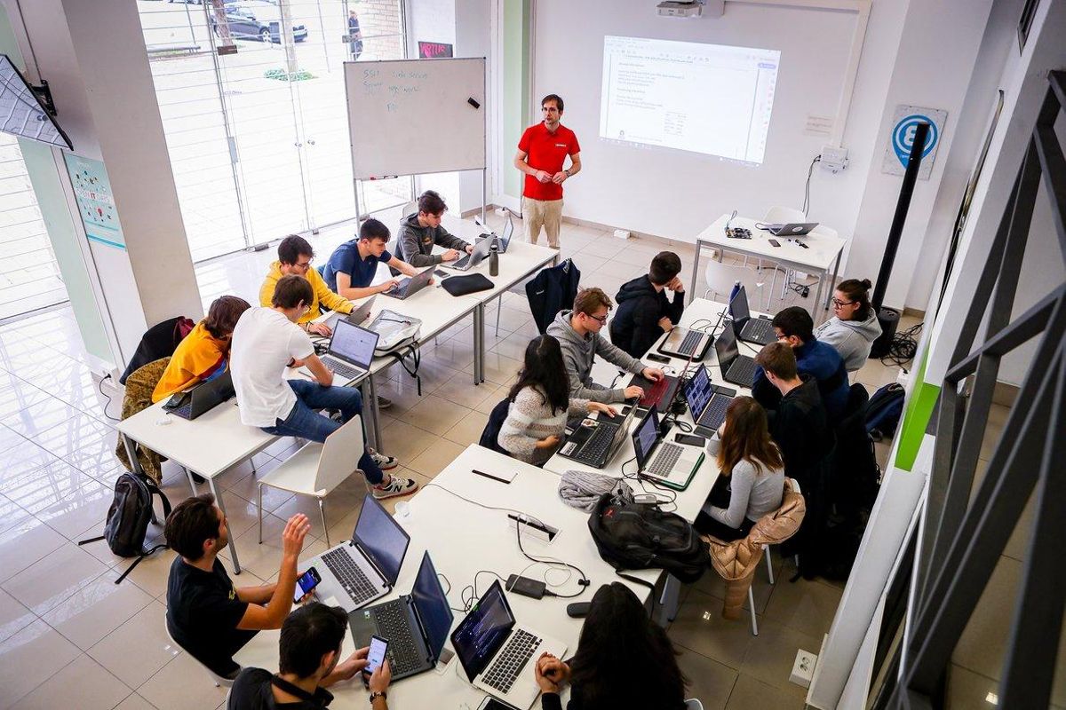 Las clases de Epitech son totalmente prácticas Las clases de Epitech son totalmente prácticas