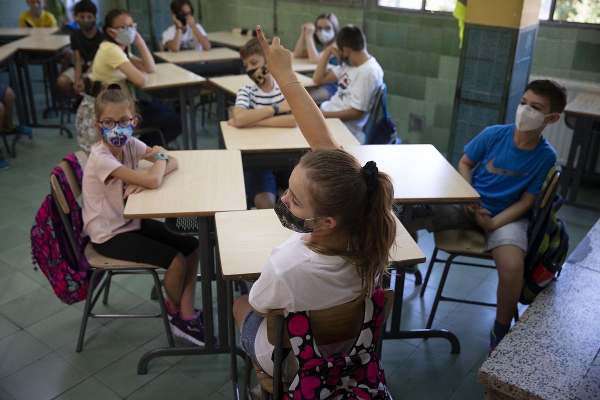 Varios alumnos y alumnas de primaria, en una escuela de Barcelona Varios alumnos y alumnas de primaria, en una escuela de Barcelona
