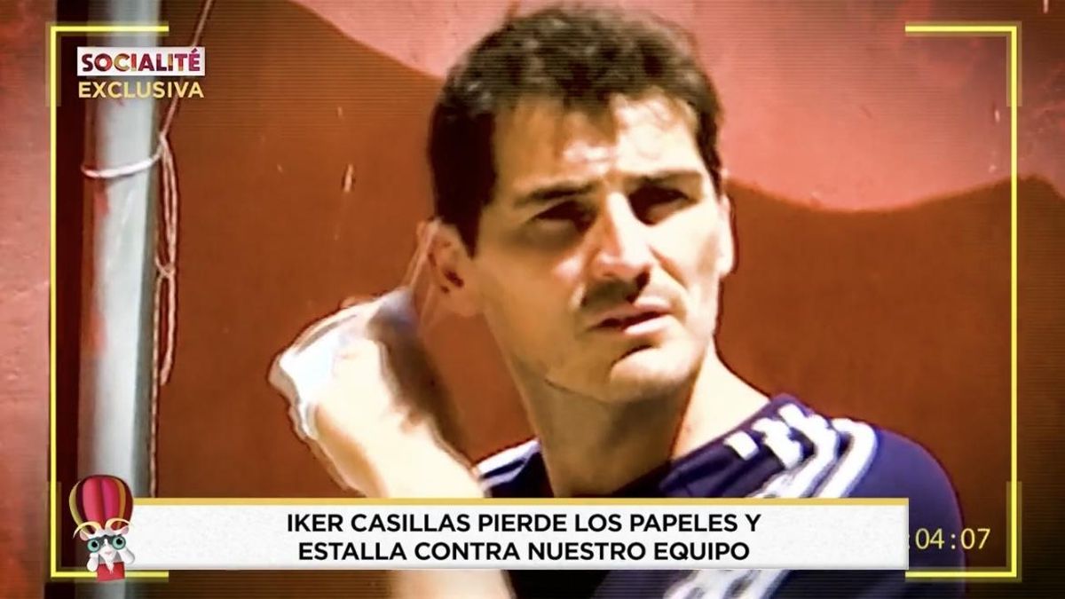 Iker Casillas planta cara a un equipo de 'Socialité' tras ser perseguido por su pueblo: "Tonto no soy" Iker Casillas planta cara a un equipo de 'Socialité' tras ser perseguido por su pueblo: "Tonto no soy"