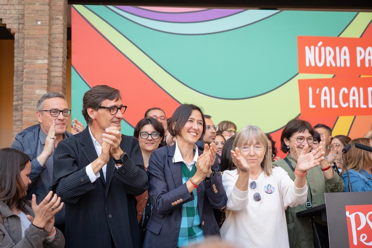 El líder del PSC, Salvador Illa, con la alcaldesa Núria Parlon y la exalcaldesa Manuela de Madre El líder del PSC, Salvador Illa, con la alcaldesa Núria Parlon y la exalcaldesa Manuela de Madre