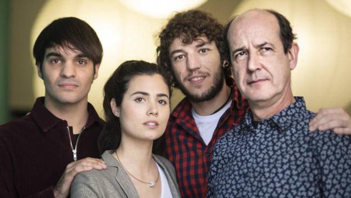 Eneko Sagardoy, Loreto Mauleón, Jon Olivares y Mikel Laskurain, la familia de Miren en ’Patria’. Eneko Sagardoy, Loreto Mauleón, Jon Olivares y Mikel Laskurain, la familia de Miren en ’Patria’.