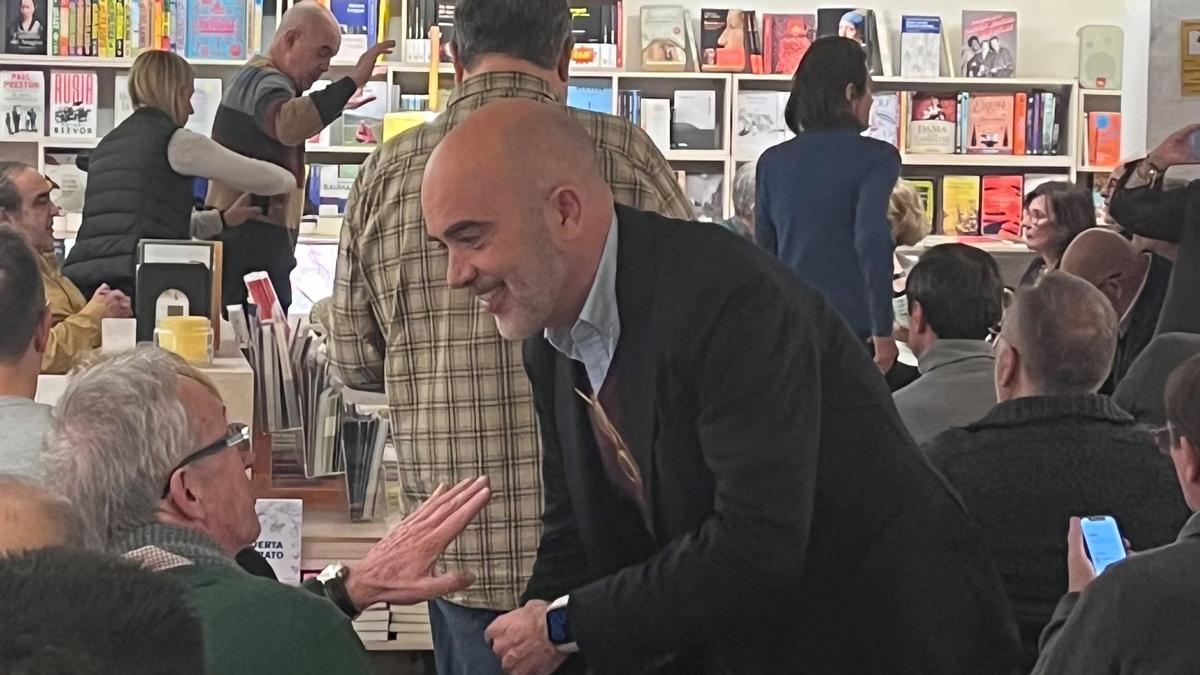 Sirera (PP) acusa el Govern Colau de gastar 37 milions a «perseguir el castellà» a Barcelona Sirera (PP) acusa el Govern Colau de gastar 37 milions a «perseguir el castellà» a Barcelona