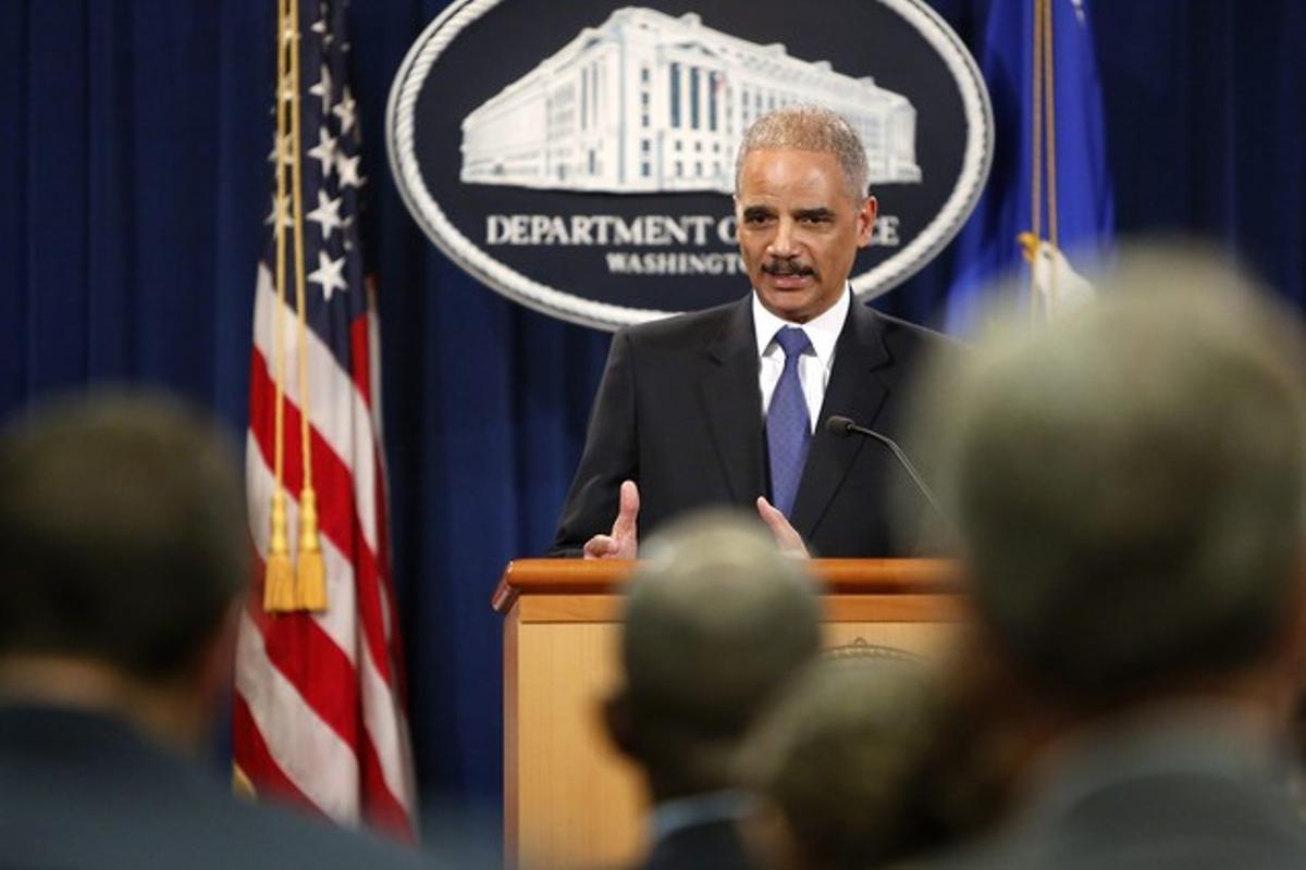 El fiscal general de EEUU, Eric Holder, atiende a los medios, el martes en Washington. El fiscal general de EEUU, Eric Holder, atiende a los medios, el martes en Washington.