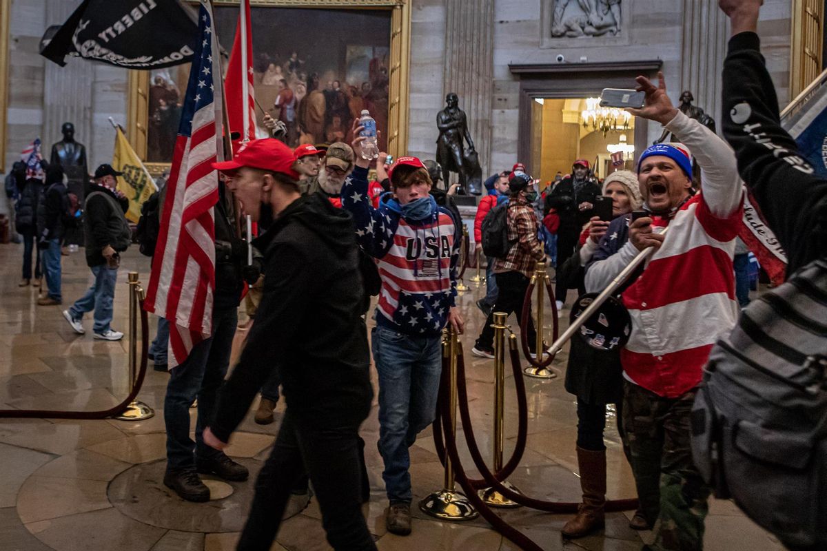 Partidarios de Donald Trump durante al asalto al Capitolio el pasado 6 de enero. Partidarios de Donald Trump durante al asalto al Capitolio el pasado 6 de enero.