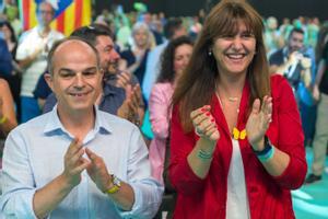 El secretario general de Junts, Jordi Turull, y la presidenta del partido, Laura Borràs, durante el segundo congreso de la formación en L’Hospitalet de Llobregat (Barcelona).