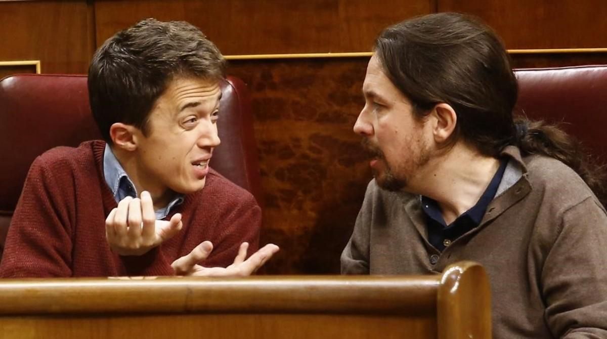 Pablo Iglesias e Íñigo Errejón discuten en el Congreso de los Diputados, en enero, los días previos a Vistalegre 2. Pablo Iglesias e Íñigo Errejón discuten en el Congreso de los Diputados, en enero, los días previos a Vistalegre 2.