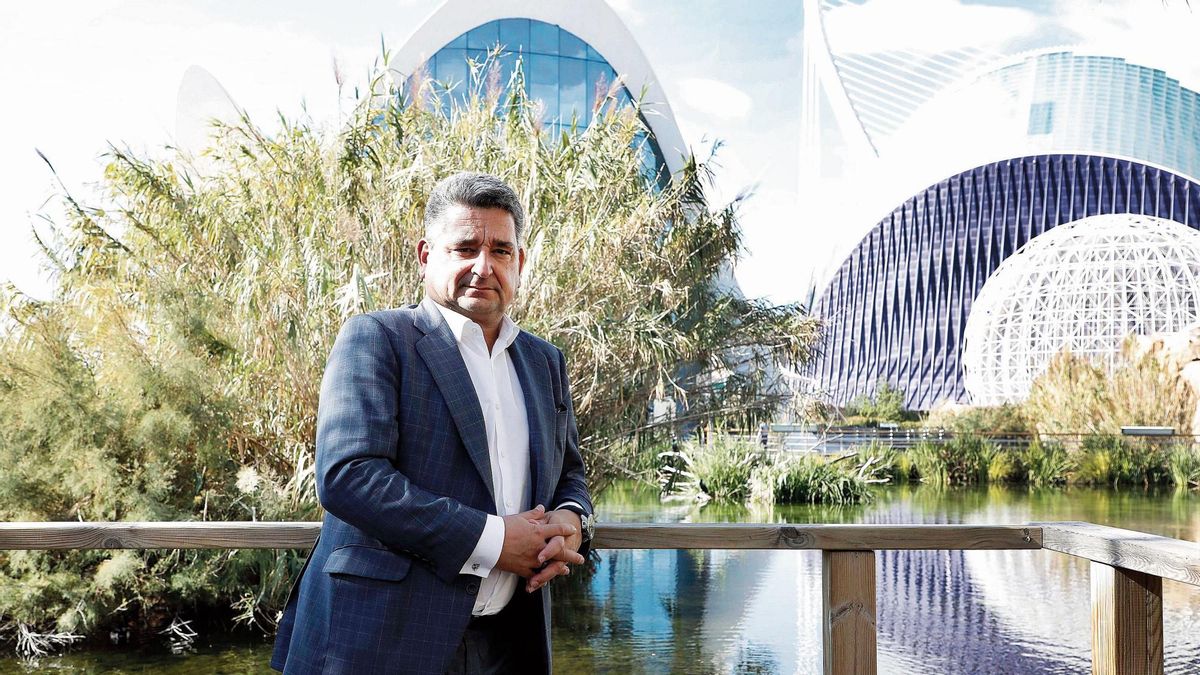 Miguel Ángel López (Siemens): «Aquesta crisi de les matèries primeres és més profunda que les anteriors» Miguel Ángel López (Siemens): «Aquesta crisi de les matèries primeres és més profunda que les anteriors»