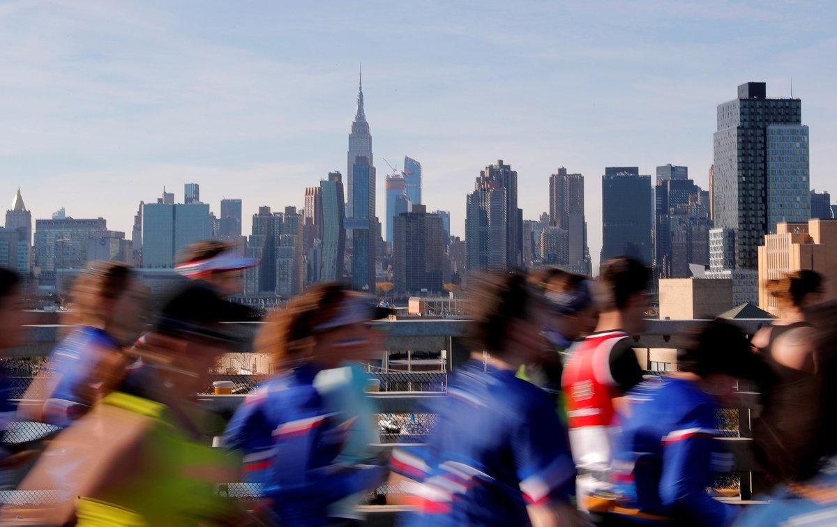 Athletics - New York City Marathon - New York City, New York, U.S. - November 4, 2018 General view of the New York skyline as competitors run past during the marathon REUTERS/Caitlin Ochs TPX IMAGES OF THE DAY Athletics - New York City Marathon - New York City, New York, U.S. - November 4, 2018 General view of the New York skyline as competitors run past during the marathon REUTERS/Caitlin Ochs TPX IMAGES OF THE DAY