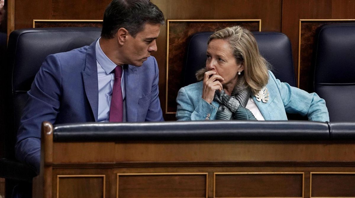 Pedro Sánchez y Nadia Calviño, en el Congreso. Pedro Sánchez y Nadia Calviño, en el Congreso.