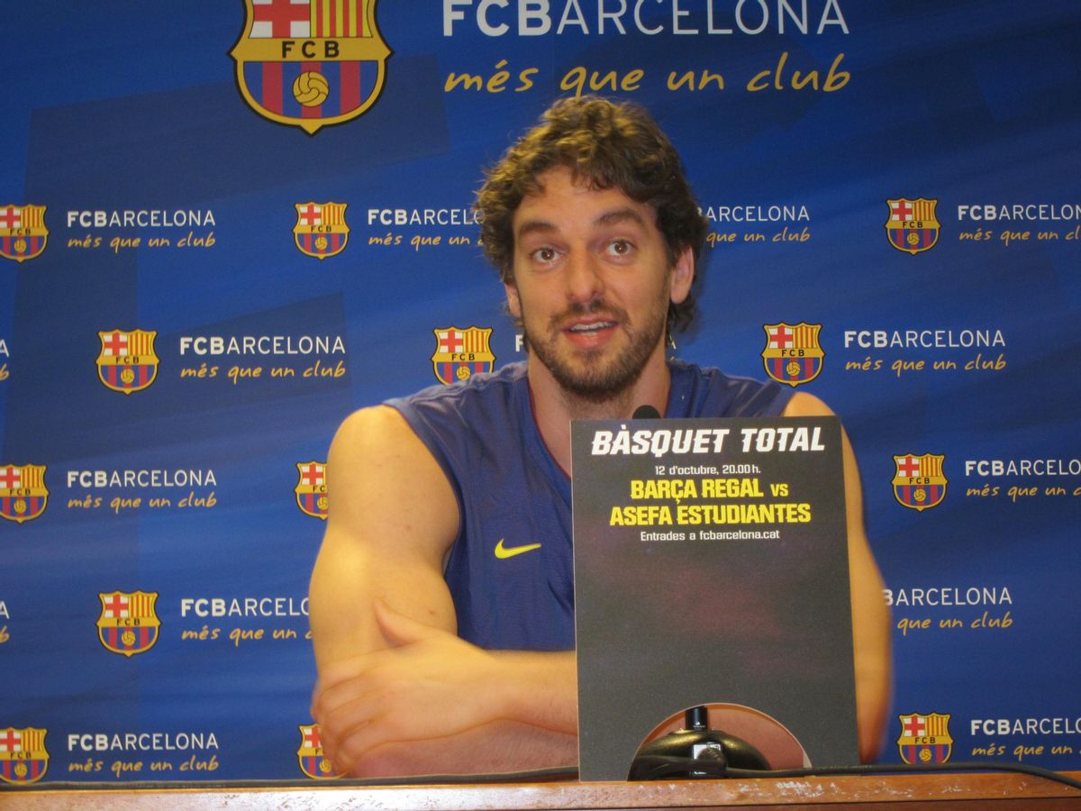 Pau Gasol, vestido de azulgrana, en una imagen de archivo de sus múltiples visitas al Palau Pau Gasol, vestido de azulgrana, en una imagen de archivo de sus múltiples visitas al Palau