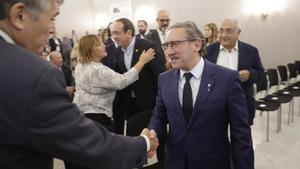 Jaume Giró saluda a los asistentes del acto de Infraestructures.cat cuando era ’conseller’.
