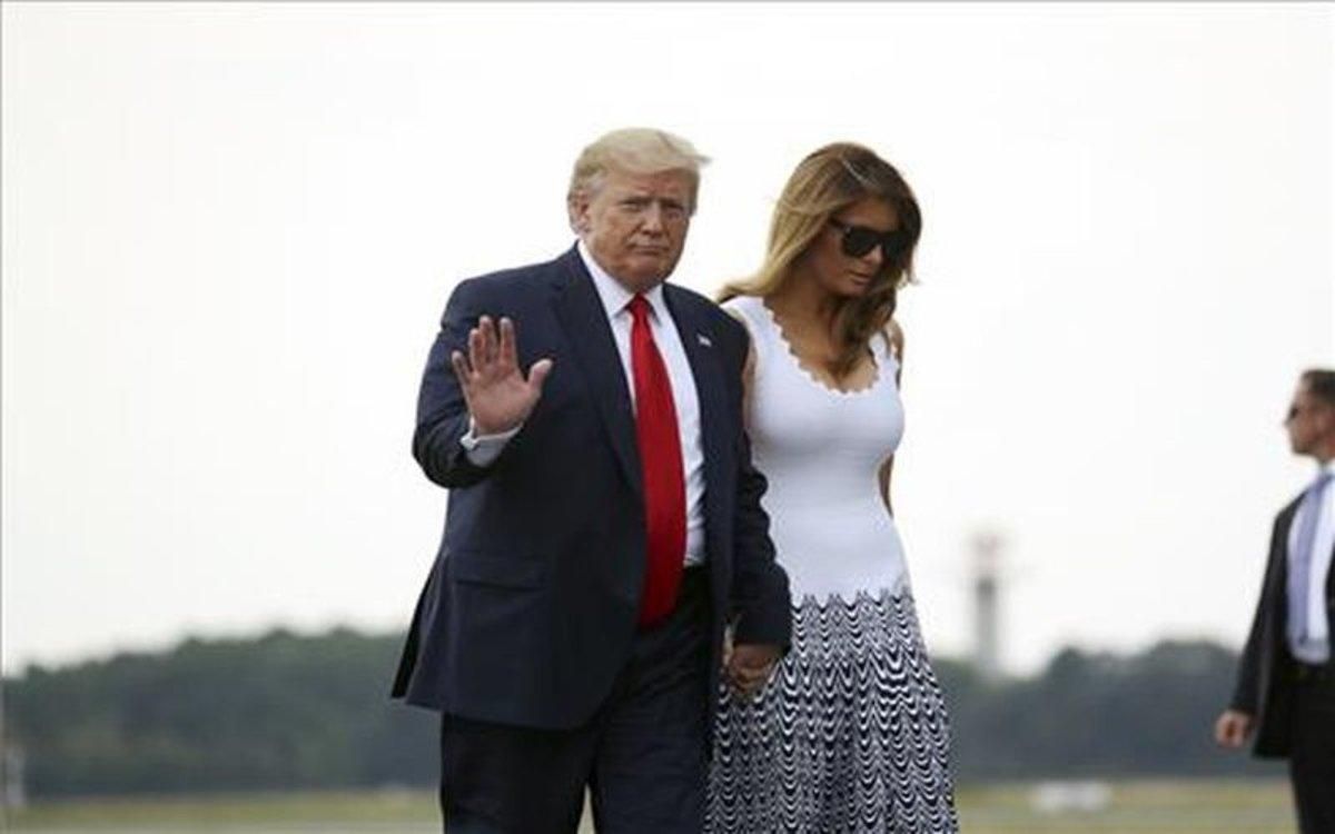 El presidente de los Estados Unidos, Donald Trump, junto con su esposa Melania. El presidente de los Estados Unidos, Donald Trump, junto con su esposa Melania.