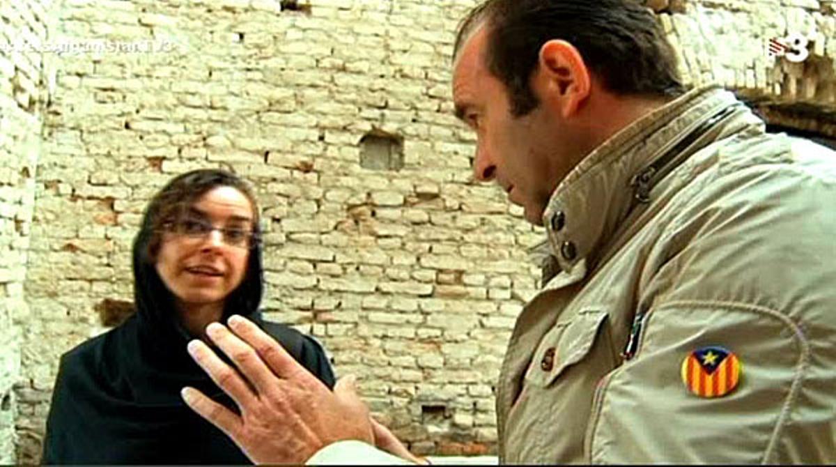 Miquel Calçada con la periodista Mónica Bernabé, en Kabul (TV-3).
