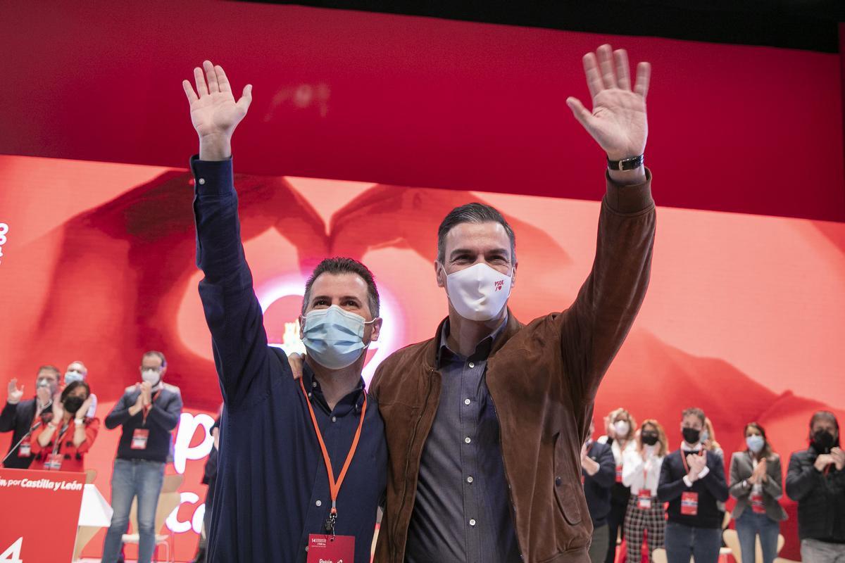 El secretario general del PSOE y presidente del Gobierno, Pedro Sánchez, junto al secretario general del PSOE de Castilla y León, Luis Tudanca, en la inauguración del 14º Congreso Autonómico del PSOE de Castilla y León, el pasado 27 de noviembre de 2021 en Burgos. El secretario general del PSOE y presidente del Gobierno, Pedro Sánchez, junto al secretario general del PSOE de Castilla y León, Luis Tudanca, en la inauguración del 14º Congreso Autonómico del PSOE de Castilla y León, el pasado 27 de noviembre de 2021 en Burgos.
