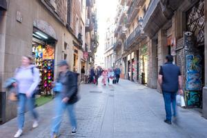 Expedientades per infraccions 18 botigues de ‘souvenirs’ a Ciutat Vella