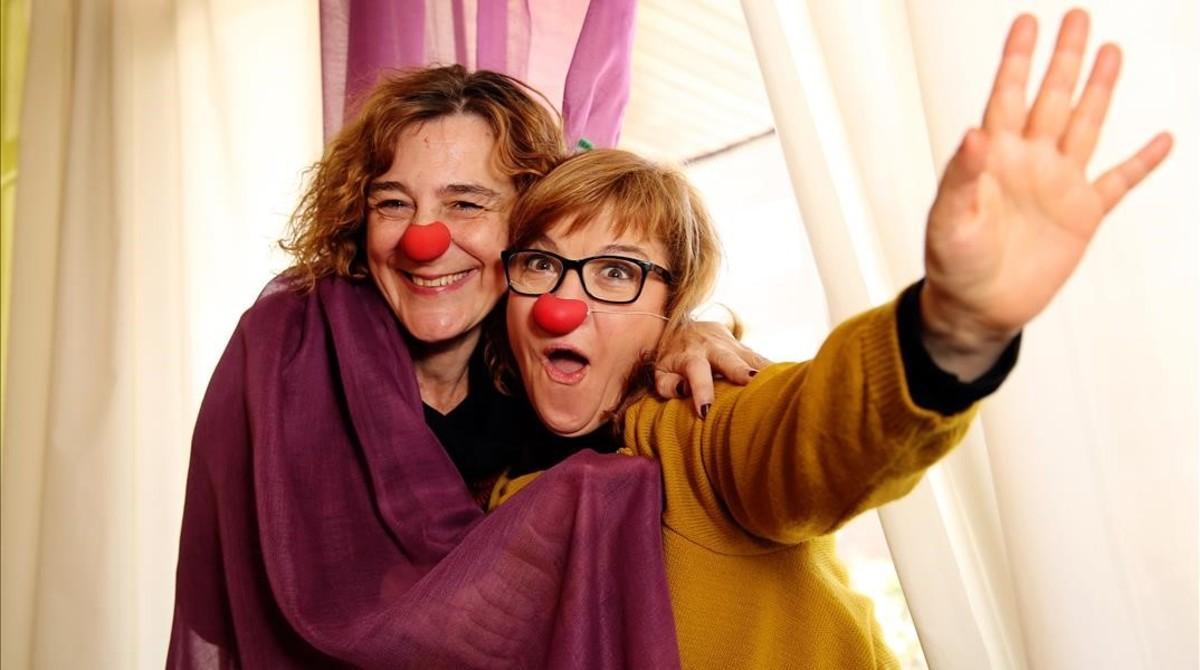 Joana Delgado y Montserrat Barrufet, integrantes del grupo de teatro Descabelladas. Joana Delgado y Montserrat Barrufet, integrantes del grupo de teatro Descabelladas.