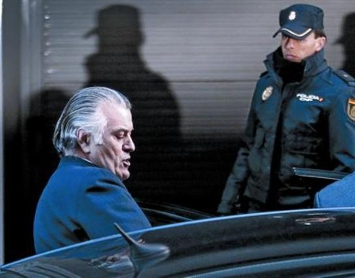 Luis Bárcenas, saliendo de la Audiencia Nacional el pasado 25 de febrero. Luis Bárcenas, saliendo de la Audiencia Nacional el pasado 25 de febrero.