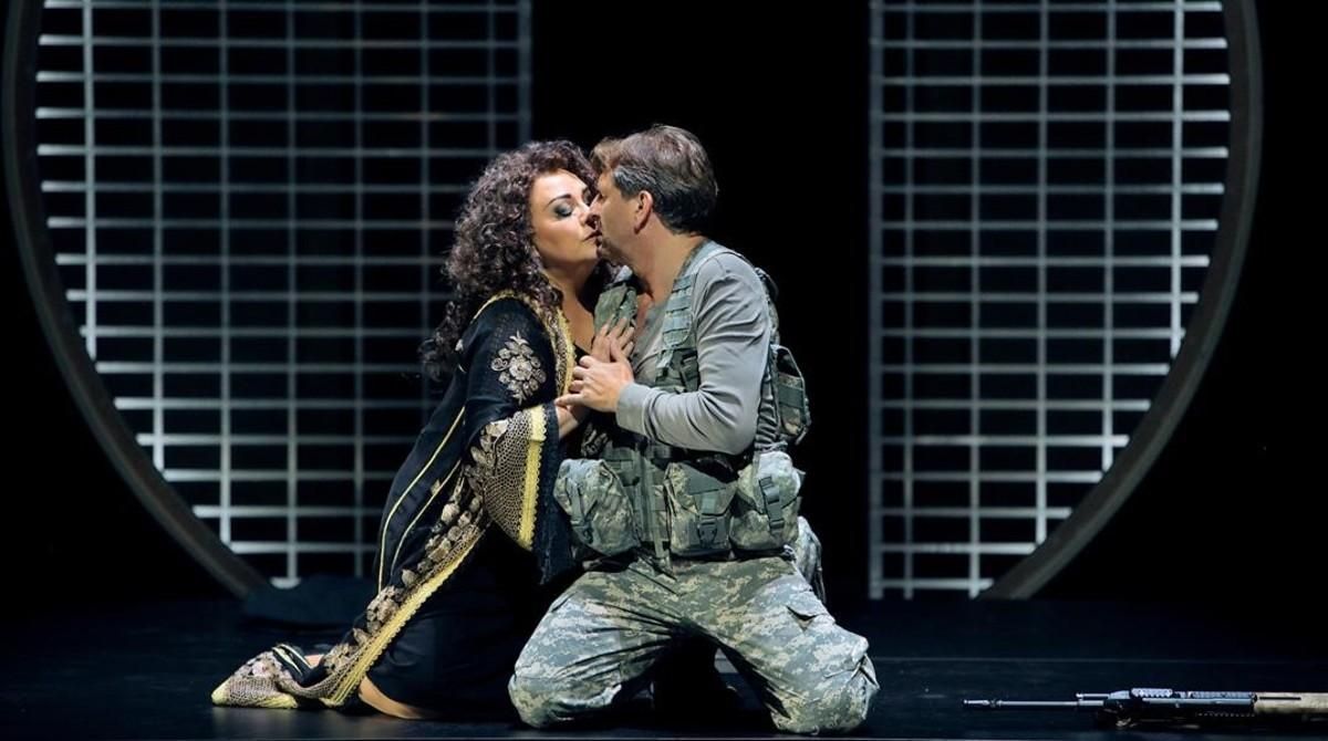 Elena Pankratova (Kundry) y Andreas Schager (Parsifal), en ’Parsifal’, de Richard Wagner, en el Festival de Bayreuth. Elena Pankratova (Kundry) y Andreas Schager (Parsifal), en ’Parsifal’, de Richard Wagner, en el Festival de Bayreuth.
